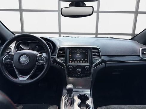 Used 2017 Jeep Grand Cherokee Trailhawk AWD/4WD image 19