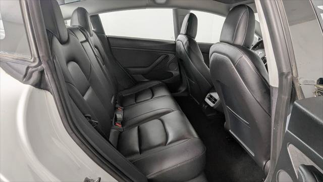 Used 2022 Tesla Model 3 Standard Range RWD image 19