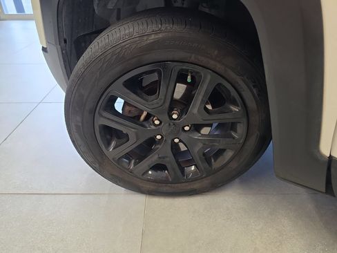 Used 2018 Jeep Renegade Altitude FWD image 34