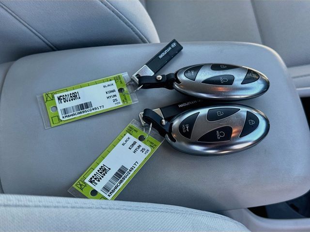 Used 2025 Hyundai Kona SE AWD/4WD image 40