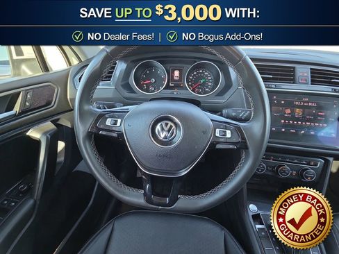 Used 2021 Volkswagen Tiguan SE w/ Panoramic Sunroof Package FWD image 18