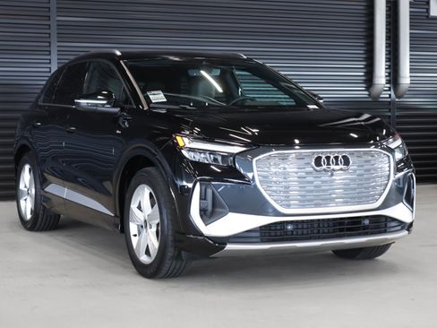 Used 2024 Audi Q4 e-tron Premium Plus w/ Premium Plus image 11