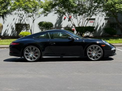 Used 2016 Porsche 911 Carrera RWD image 2