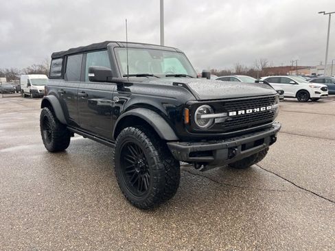 Used 2022 Ford Bronco Wildtrak image 3