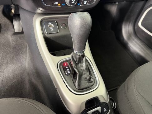 Used 2019 Jeep Compass Sport FWD image 17