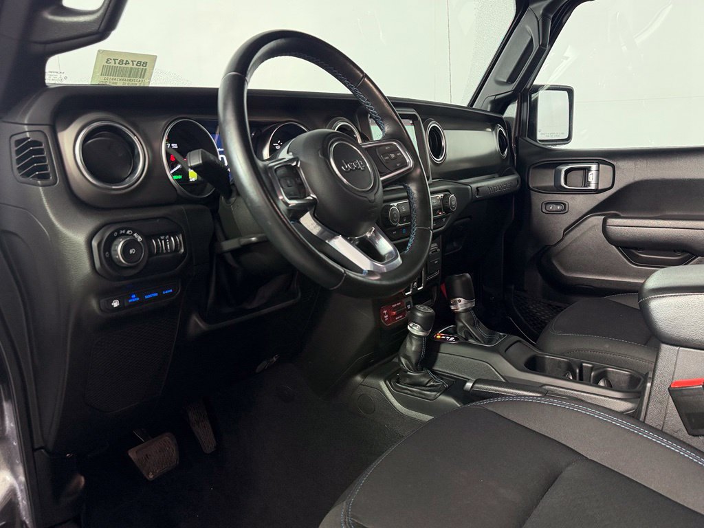 Used 2022 Jeep Wrangler Unlimited Rubicon 4xe AWD/4WD image 14