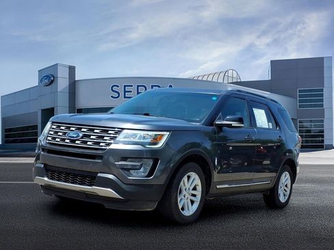 Used 2017 Ford Explorer XLT w/ Equipment Group 202A FWD image 1