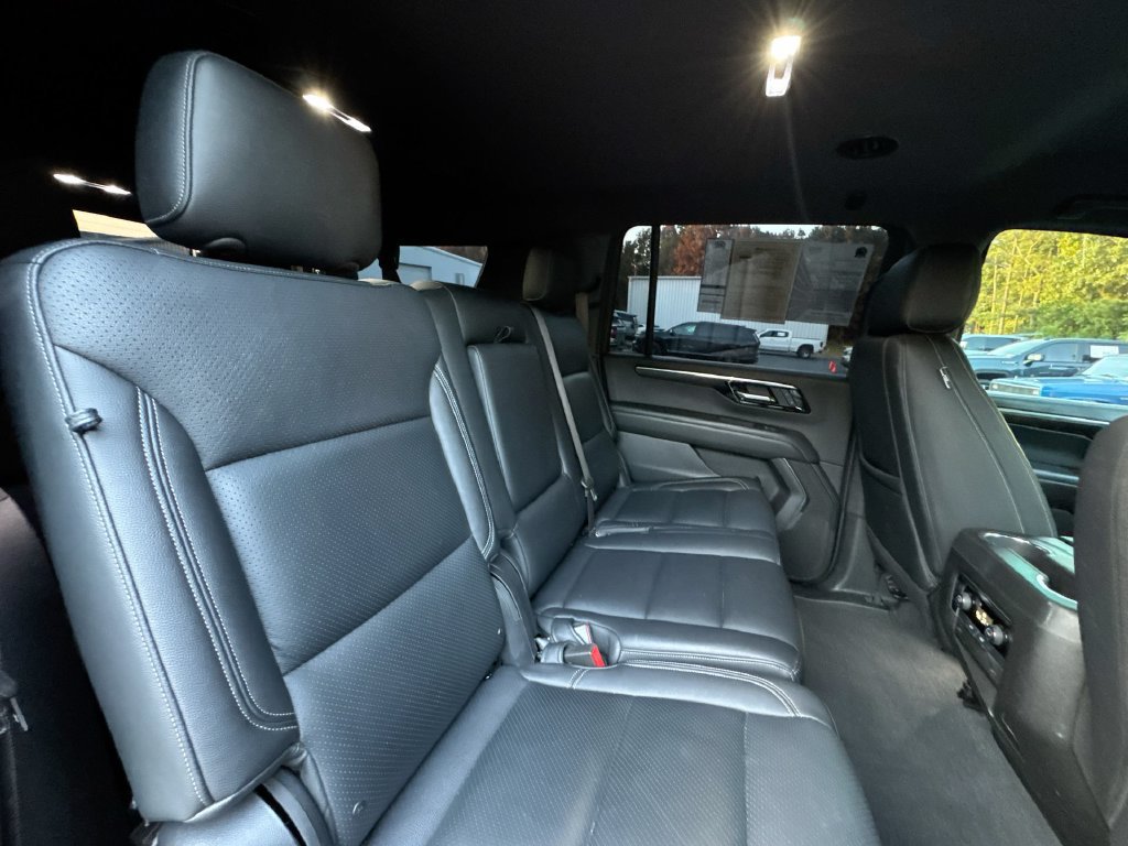 Used 2025 Chevrolet Suburban LS RWD image 29