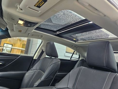 Used 2021 Lexus ES 350 w/ Luxury Package image 26