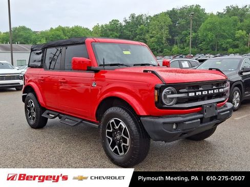 Used 2023 Ford Bronco Outer Banks AWD/4WD image 2
