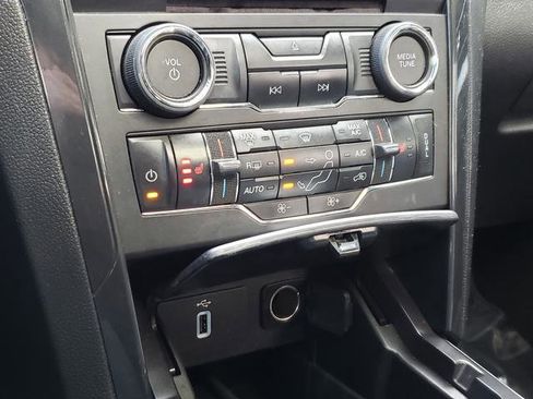 Used 2017 Ford Explorer XLT w/ Equipment Group 202A image 24