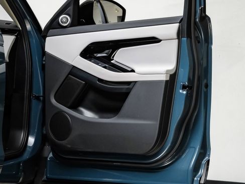 Used 2024 Land Rover Range Rover Evoque Dynamic SE image 47