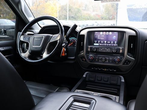Used 2018 GMC Sierra 2500 Denali w/ Suspension Package, Off-Road image 29