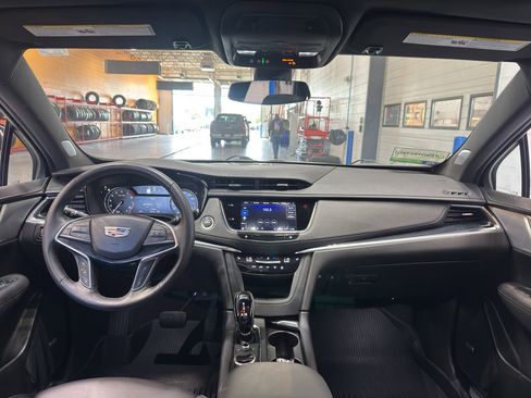 Used 2024 Cadillac XT5 Premium Luxury w/ LPO, Floor Liner Package AWD/4WD image 13
