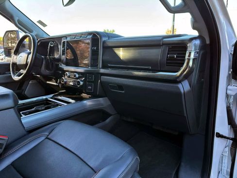 Used 2024 Ford F350 Lariat image 11