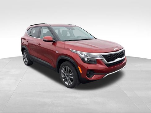 Certified 2023 Kia Seltos S image 4