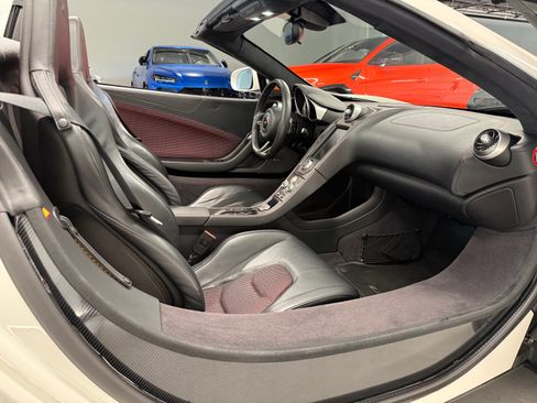 Used 2013 McLaren MP4-12C Spider RWD image 18