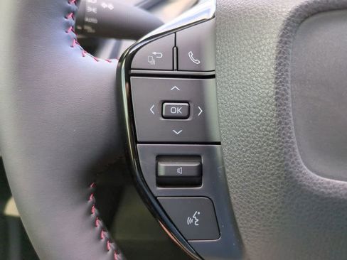 Used 2026 Toyota Prius Plug-In Hybrid FWD image 24