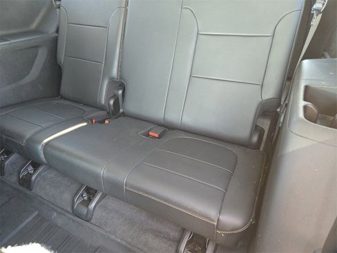 Used 2019 Chevrolet Traverse Premier w/ Driver Confidence II Package image 21