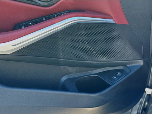 Used 2023 BMW 330i Sedan w/ Premium Package image 23