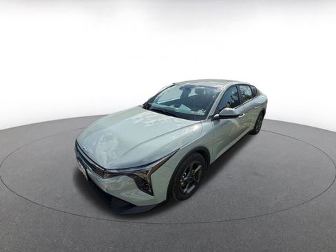 Used 2025 Kia K4 LXS image 3