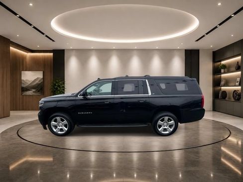 Used 2015 Chevrolet Suburban LT w/ Luxury Package AWD/4WD image 5