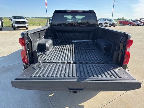 Used 2022 Chevrolet Silverado 2500 Custom w/ Custom Value Package AWD/4WD image 7