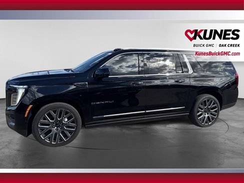 Used 2026 GMC Yukon XL Denali Ultimate w/ LPO, Floor Liner Package AWD/4WD image 8