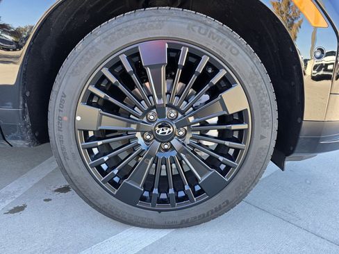 Used 2025 Hyundai Santa Fe Calligraphy image 8