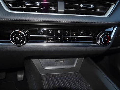 Certified 2026 Chevrolet Equinox LT FWD image 14