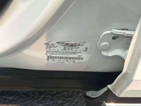 Used 2022 Ford Explorer XLT AWD/4WD image 20
