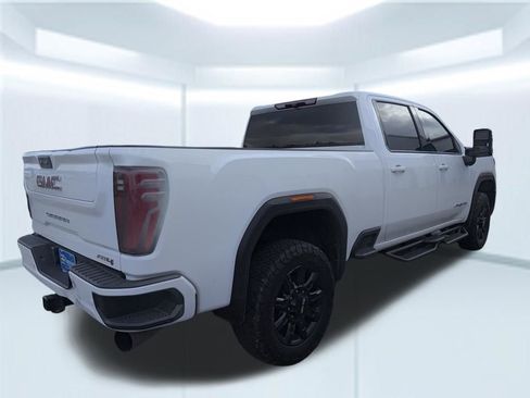 Used 2024 GMC Sierra 2500 AT4 image 14