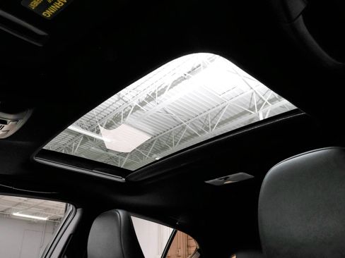 Used 2016 Lexus CT 200h w/ Navigation Package FWD image 4