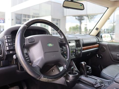 Used 2004 Land Rover Discovery SE image 16