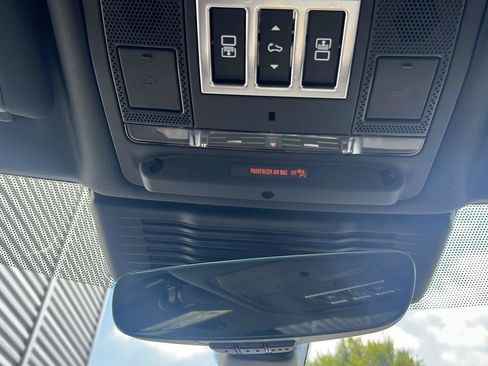 New 2026 Land Rover Discovery S AWD/4WD image 22