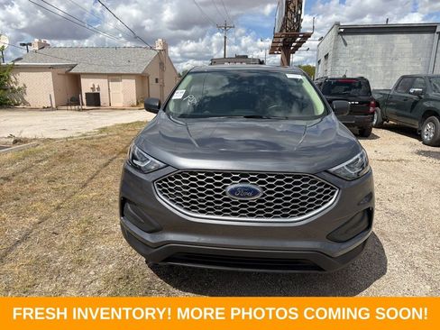 Used 2024 Ford Edge SE image 2