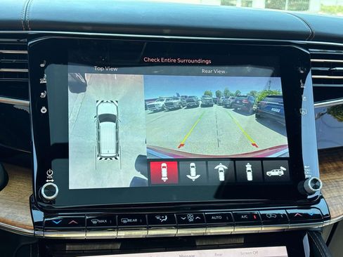 Certified 2022 Jeep Grand Wagoneer Series III w/ Rear Seat Video Group 1 AWD/4WD image 23