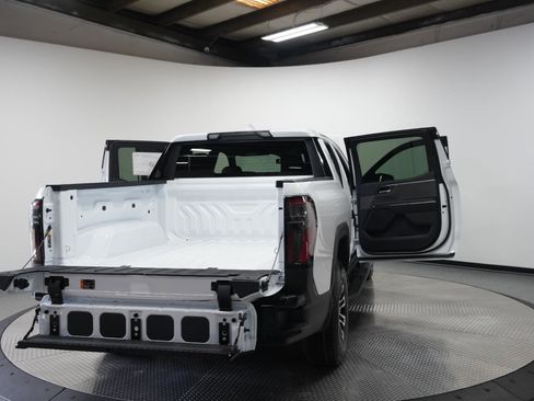 New 2026 GMC Sierra EV Elevation image 12