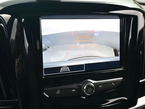 Used 2023 Chevrolet Traverse LT FWD image 18