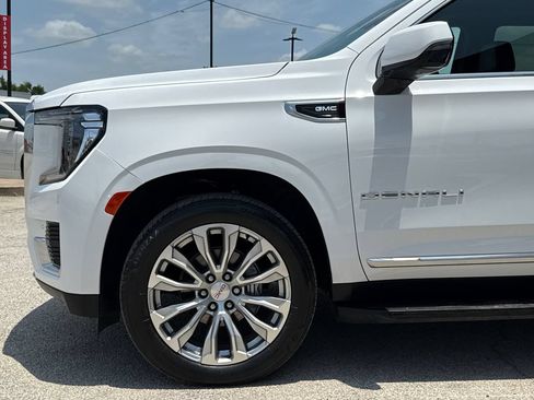 Used 2022 GMC Yukon Denali AWD/4WD image 5