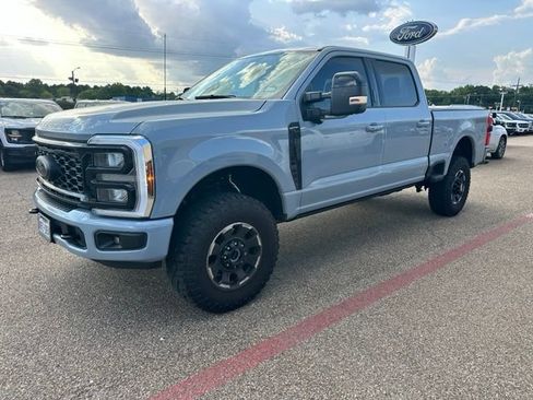 Used 2026 Ford F250 Lariat w/ Tremor Off-Road Package AWD/4WD image 4