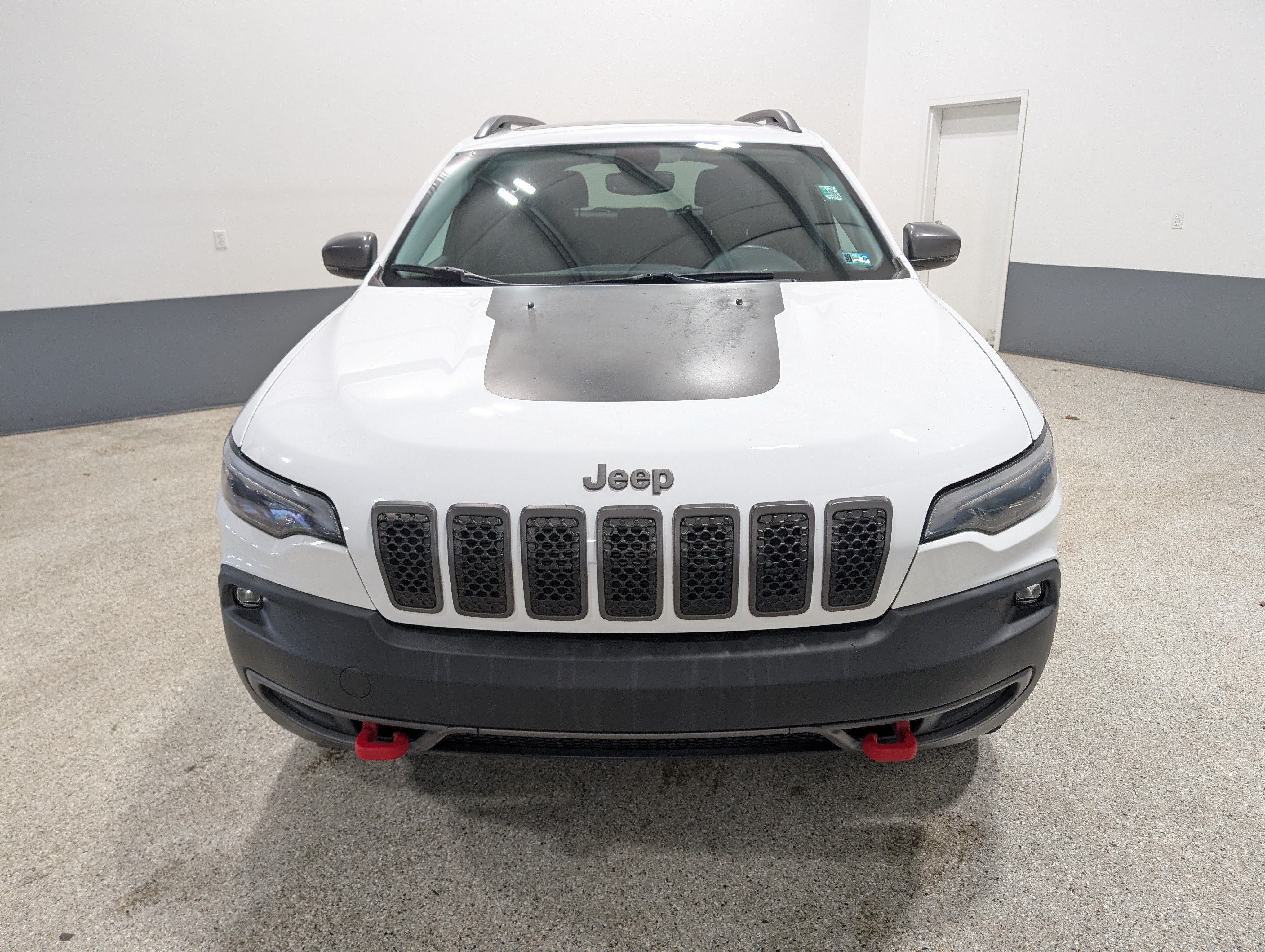 Used 2020 Jeep Cherokee Trailhawk w/ Comfort/Convenience Group AWD/4WD image 9
