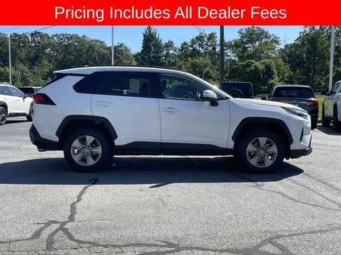 Used 2025 Toyota RAV4 XLE AWD/4WD image 6