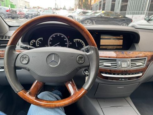 Used 2009 Mercedes-Benz S 550 4MATIC image 24