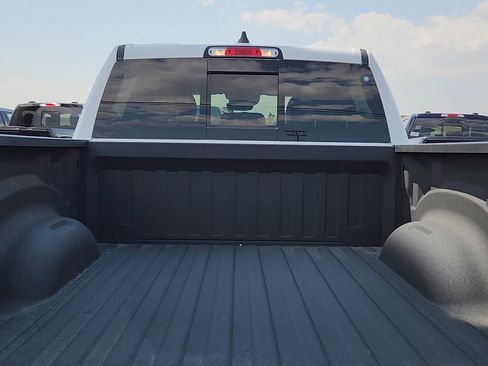 Used 2024 RAM 1500 Laramie AWD/4WD image 19
