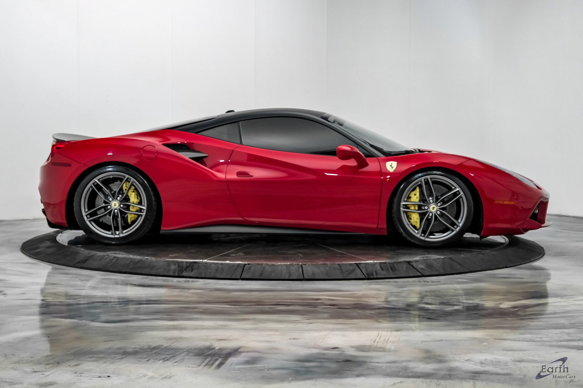 Used 2017 Ferrari 488 GTB RWD image 25