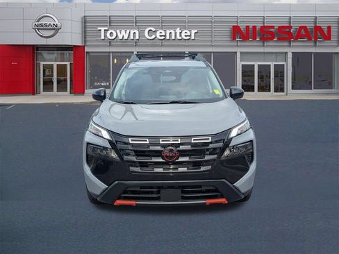 Used 2026 Nissan Rogue SV AWD/4WD image 2