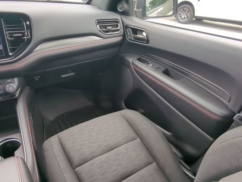 Used 2025 Dodge Durango GT w/ Blacktop Package RWD image 15