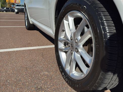 Used 2024 Dodge Durango GT image 9