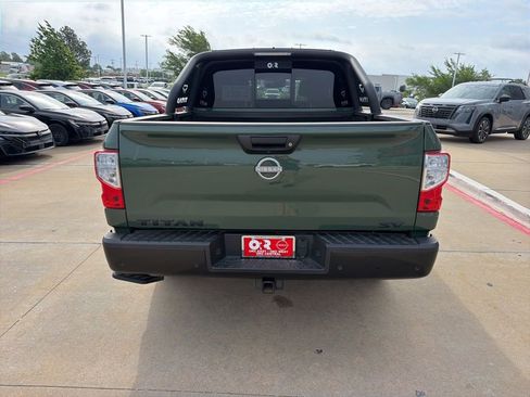 Used 2024 Nissan Titan SV w/ SV Bronze Edition Package RWD image 4